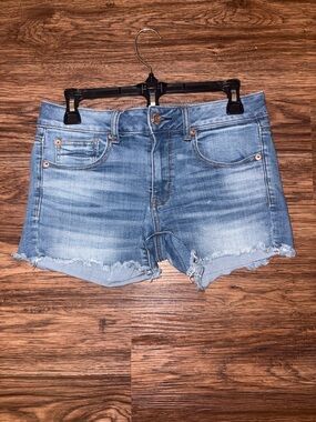 American Eagle Outfitters Light Wash Frayed Hem Denim Shorts